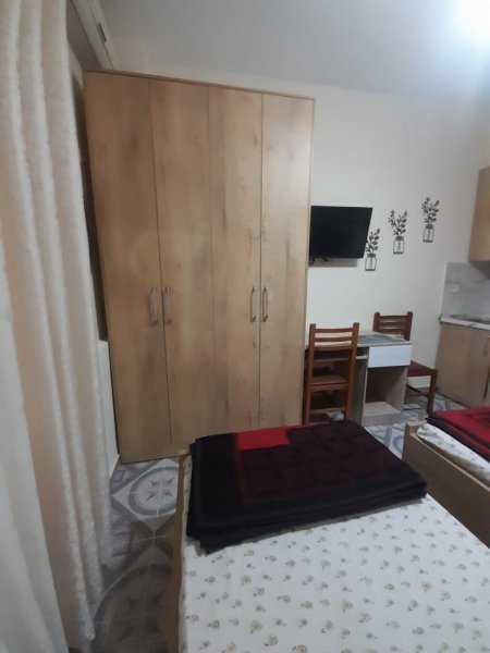Tirane, jepet me qera Garsioner , Kati 1, 42 m² 250 € (Rruga Dibrës)