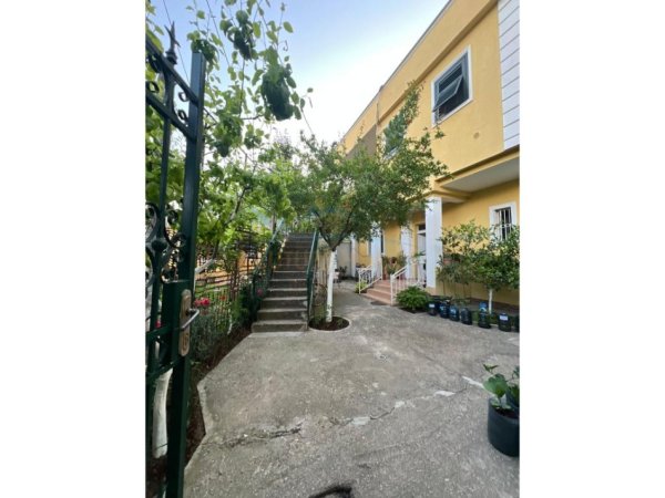 Tirane, jepet me qera apartament 2+1 Kati 2, 93 m² 500 € (ISH RAJONI, DURRES)