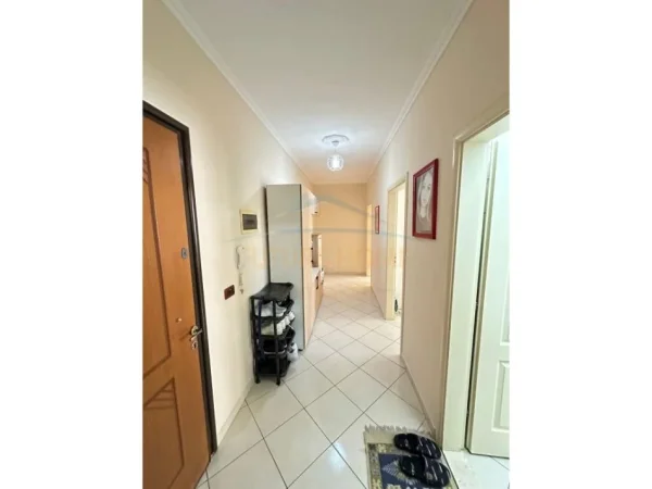 Tirane, jepet me qera apartament 2+1 Kati 2, 100 m² 138.000 € (Unaza e re)