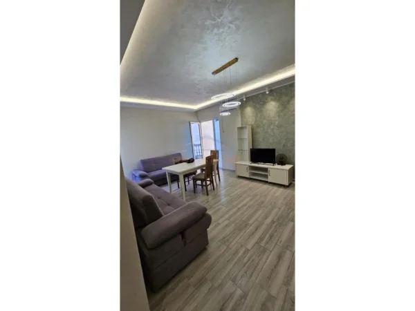 Durres, shitet apartament 2+1 Kati 5, 106 m² 200.000 € (Rrota e Kuqe)