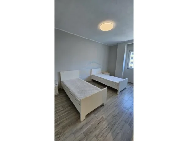 Durres, shitet apartament 2+1 Kati 5, 106 m² 200.000 € (Rrota e Kuqe)