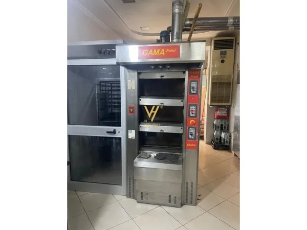 Tirane, jepet me qera dyqan Kati 0, 53 m² 1.800 € (HARRY FULTZ)