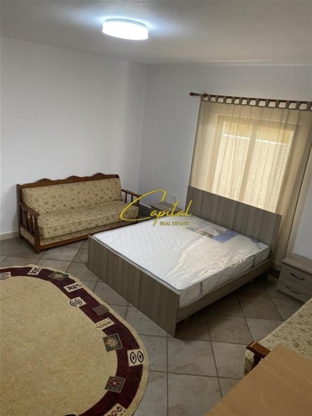 Tirane, jepet me qera apartament 1+1 Kati 1, 56 m² 300 € (SELITE)