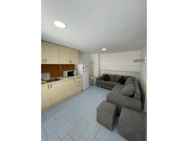 Tirane, jepet me qera apartament 1+1 Kati 0, 90 m² 350 € (Yzberisht,Tiran)