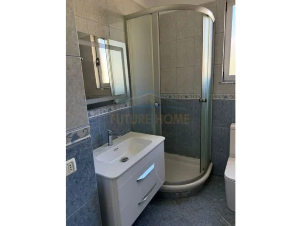 Tirane, jepet me qera apartament 2+1 Kati 4, 108 m² 580 € (Kodra e Diellit)