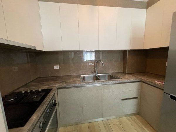 Tirane, jepet me qera apartament 2+1 Kati 1, 75 m² 750 € (Don Bosko,Tirane)