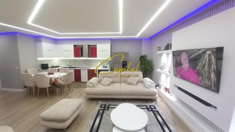 Tirane, shitet apartament 2+1 Kati 2, 115 m² 143.000 € (FRESKU)