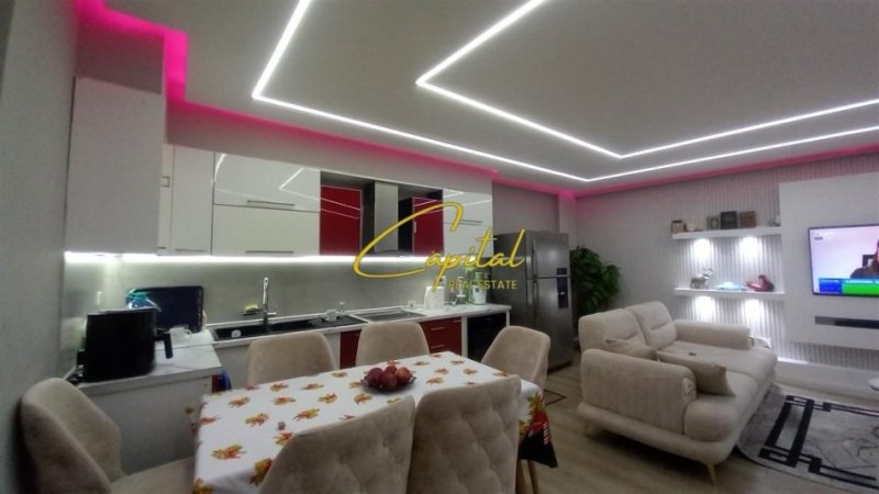 Tirane, shitet apartament 2+1 Kati 2, 115 m² 143.000 € (FRESKU)