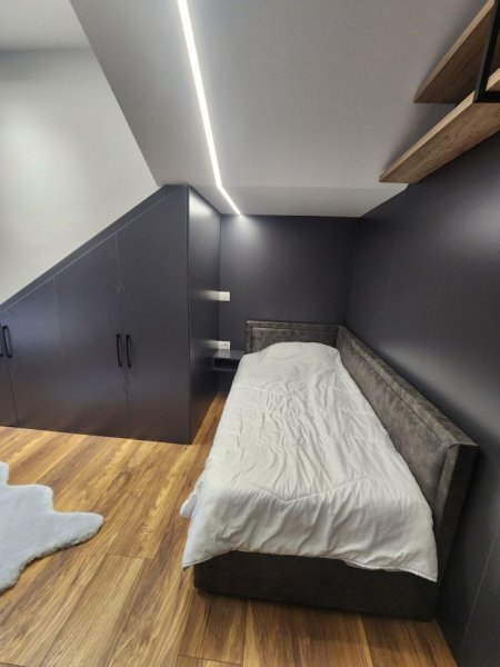 Tirane, jepet me qera apartament 3+1+Ballkon Kati 5, 140 m² 1.500 € (Rruga E Kavajes)