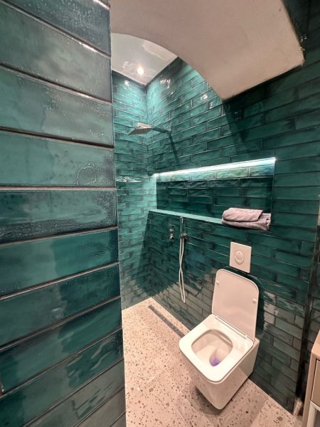 Tirane, shitet apartament 2+1+Ballkon Kati 5, 73 m² 220.000 € (QENDER / SHALLVARET)