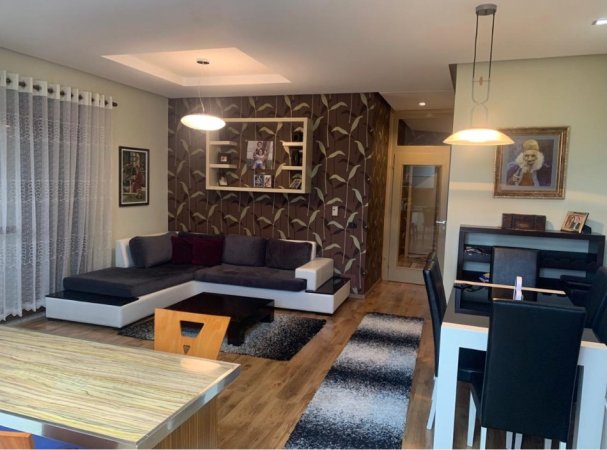 Tirane, shitet apartament 2+1+Ballkon Kati 8, 110 m² 180.000 € (Rruga Mihal Grameno)