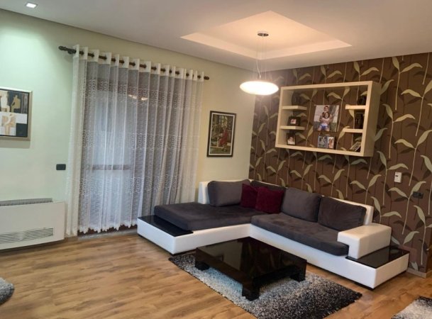 Tirane, shitet apartament 2+1+Ballkon Kati 8, 110 m² 180.000 € (Rruga Mihal Grameno)