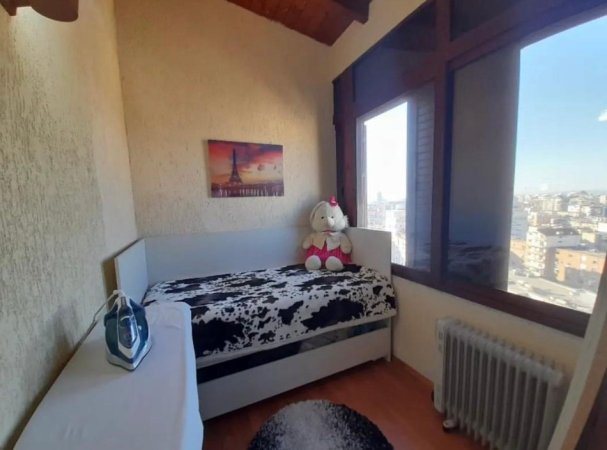Tirane, shitet apartament 2+1+Ballkon Kati 8, 110 m² 180.000 € (Rruga Mihal Grameno)
