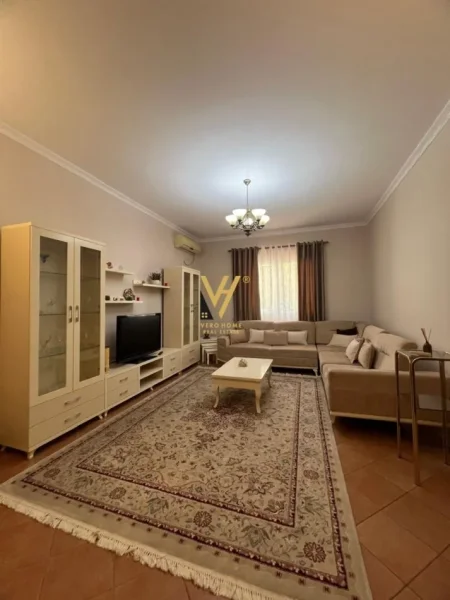 Tirane, jepet me qera Vile 2 Katshe Kati 0, 530 m² 2.000 € (SELITE)