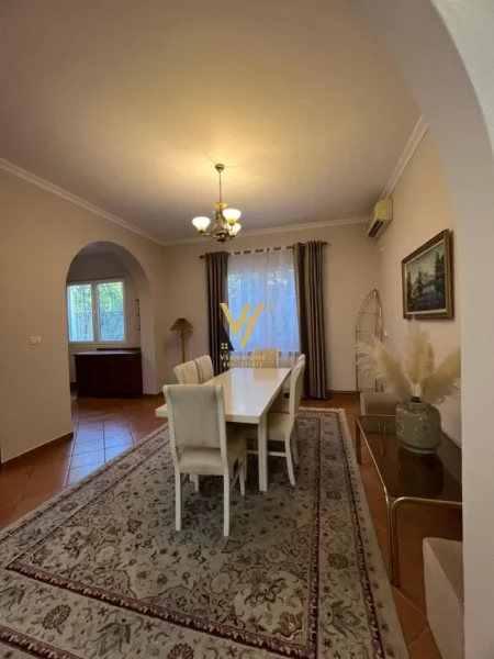Tirane, jepet me qera Vile 2 Katshe Kati 0, 530 m² 2.000 € (SELITE)