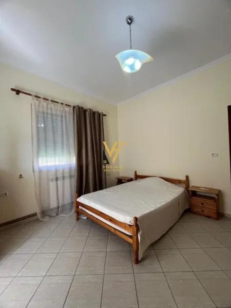 Tirane, jepet me qera Vile 2 Katshe Kati 0, 530 m² 2.000 € (SELITE)