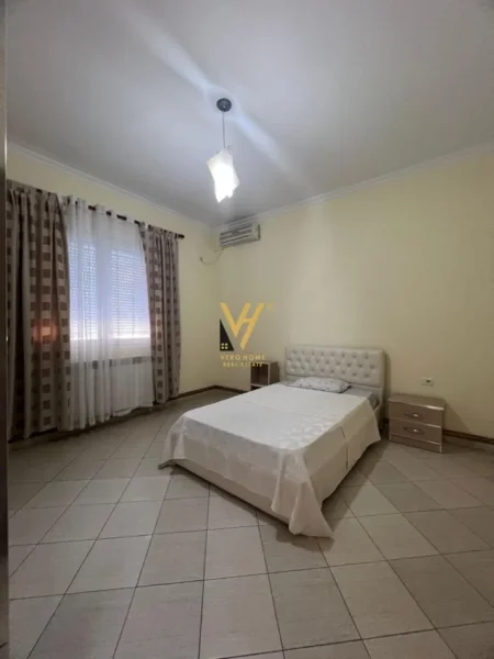 Tirane, jepet me qera Vile 2 Katshe Kati 0, 530 m² 2.000 € (SELITE)