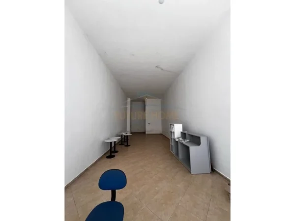 Tirane, jepet me qera ambjent biznesi Kati 0, 71 m² 300 € (Ish Urt, Durrës)