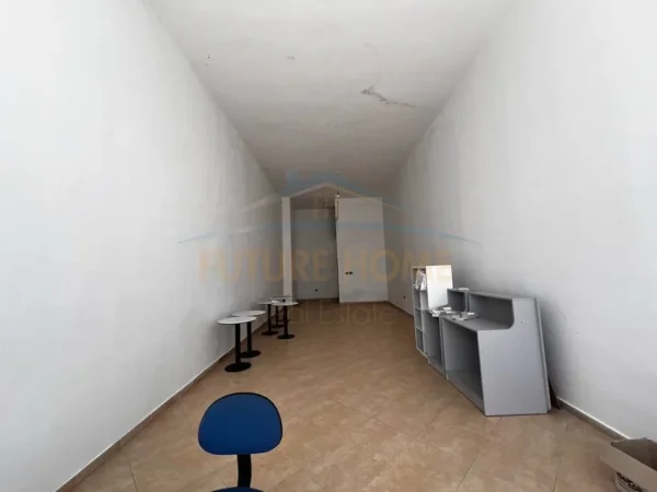 Tirane, jepet me qera ambjent biznesi Kati 0, 71 m² 300 € (Ish Urt, Durrës)