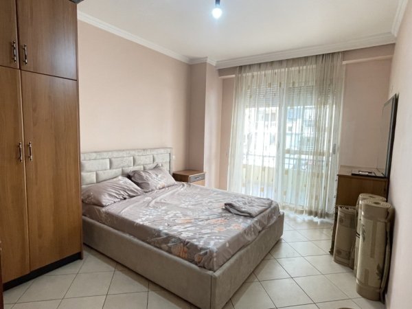 Tirane, jepet me qera apartament 2+1+Ballkon Kati 1, 120 m² 400 € (Astir)