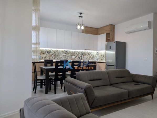 Tirane, jap me qera apartament 2+1+Ballkon Kati 2, 96 m² 700 € 