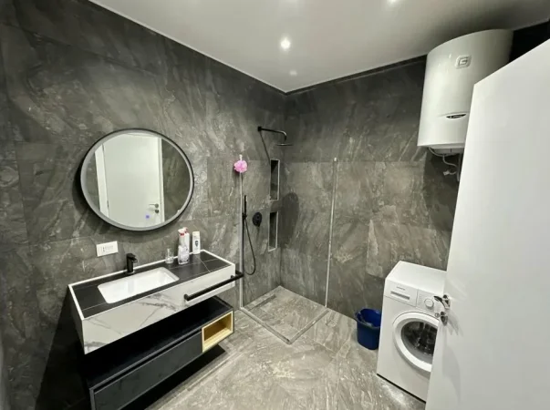 Tirane, jepet me qera apartament 2+1 Kati 4, 90 m² 800 € (Rruga e Dibres)