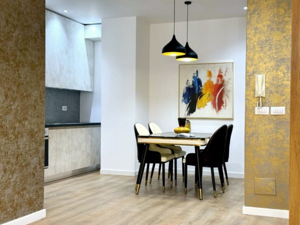 Tirane, shitet apartament 2+1 , 136 m² 265.000 € (Kopshti Botanik)