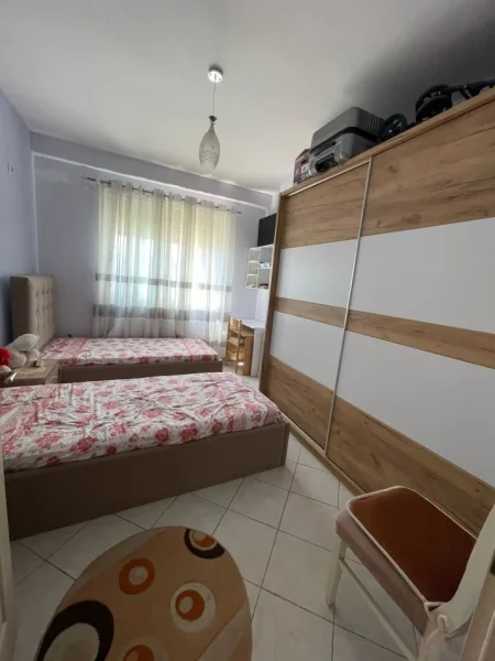 Tirane, jap me qera apartament 2+1+Ballkon Kati 4, 96 m² 399 € (Astir)
