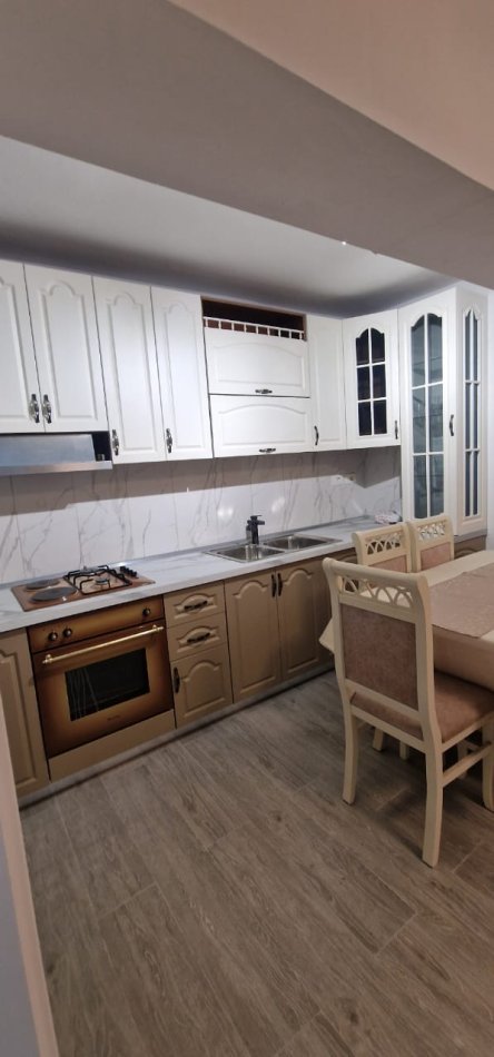 Tirane, jepet me qera Vile 2+1 Kati 1, 70 m² 600 € (zogu i zi)