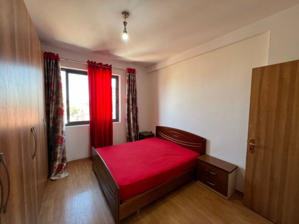 Tirane, jepet me qera apartament 1+1 Kati 4, 78 m² 550 € (selvia)