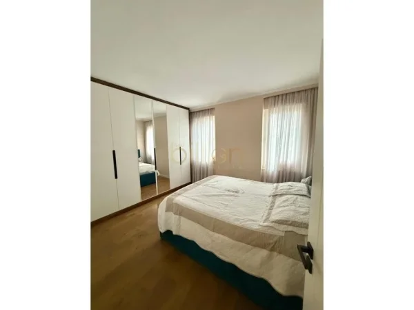 Tirane, jepet me qera apartament 2+1 Kati 4, 94 m² 1.000 € (Rruga Elbasanit, Tirana, Albania)
