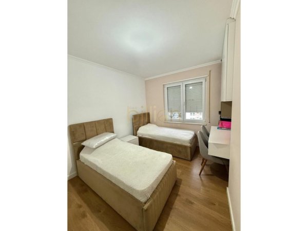 Tirane, jepet me qera apartament 2+1 Kati 4, 94 m² 1.000 € (Rruga Elbasanit, Tirana, Albania)