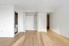 Tirane, jap me qera zyre Kati 1, 70 m² 500 € (selvia)
