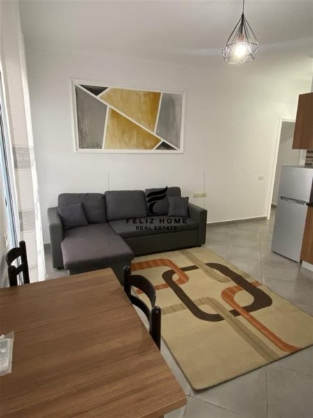 Tirane, jepet me qera apartament 1+1+Ballkon Kati 8, 68 m² 400 € (ASTIR)