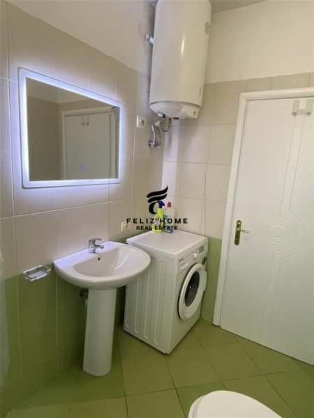 Tirane, jepet me qera apartament 1+1+Ballkon Kati 8, 68 m² 400 € (ASTIR)