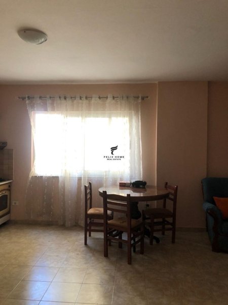 Tirane, jepet me qera apartament 1+1+Ballkon Kati 3, 70 m² 450 € (RRUGA E ELBASANIT)