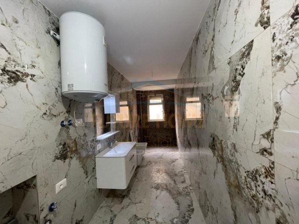 Tirane, shitet apartament 2+1 Kati 2, 96 m² 235.000 € (Pazari i Ri)