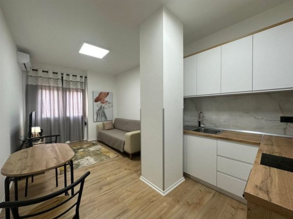 Tirane, jepet me qera apartament 1+1 Kati 4, 60 m² 550 € (RRUGA E DURRËSIT)