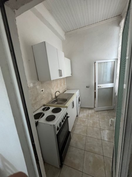 Tirane, jepet me qera garsonier 1+1 Kati 1, 50 m² 300 € (MYSLYM SHYRI)