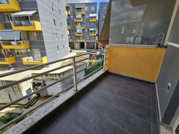 Tirane, jepet me qera apartament 2+1+Ballkon Kati 4, 97 m² 400 € (Shkoze)