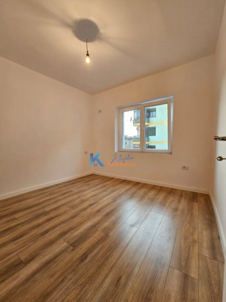 Tirane, shitet apartament 1+1 Kati 5, 44 m² 106.000 € (21 Dhjetori, afer Mozaikut)