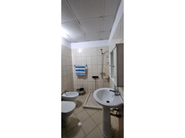Tirane, jepet me qera apartament 1+1 Kati 6, 65 m² 400 € (Rruga 3 Deshmoret)