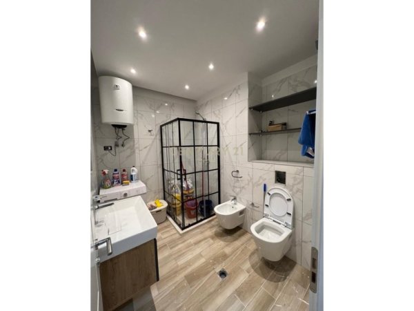 Tirane, shitet apartament 2+1 Kati 4, 105 m² 210.000 € (Unaze e re)