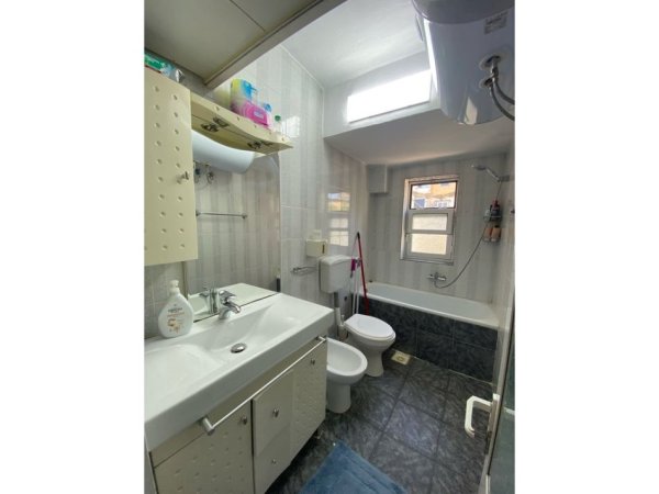 Tirane, jepet me qera apartament 2+1 Kati 3, 72 m² 700 € (Myslym Shyri)