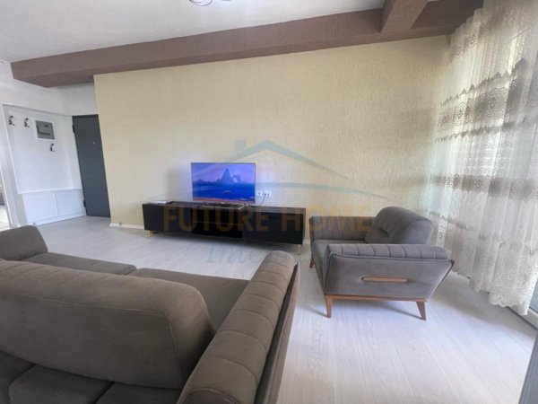 Tirane, jepet me qera apartament 2+1 Kati 2, 83 m² 700 € (River Residence)