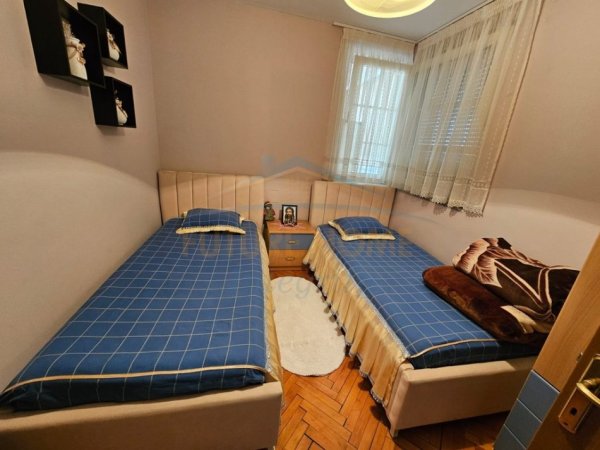 Tirane, shitet apartament 2+1 Kati 5, 92 m² 178.000 € (Medreseja, Rruga e Dibres)