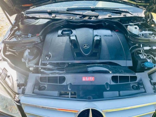 Librazhd, shes makine Nafte, e zeze automatik Kondicioner 320.000 km 5.500 €