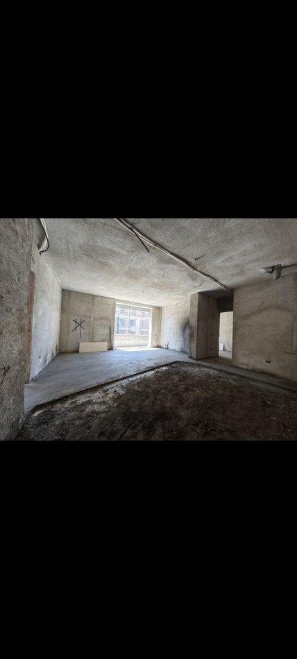 Tirane, shitet 2+1+Ballkon , 95 m² 155.000 € (Rruga Dafinave. Fusha e Aviacionit)