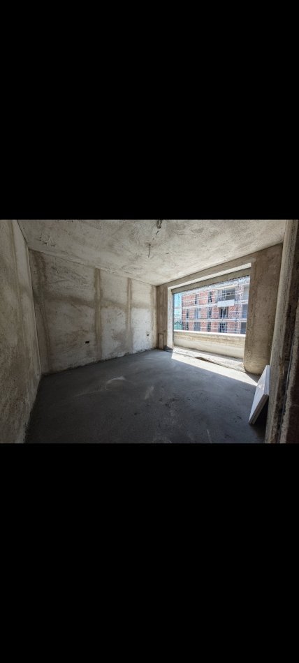Tirane, shitet 2+1+Ballkon , 95 m² 155.000 € (Rruga Dafinave. Fusha e Aviacionit)