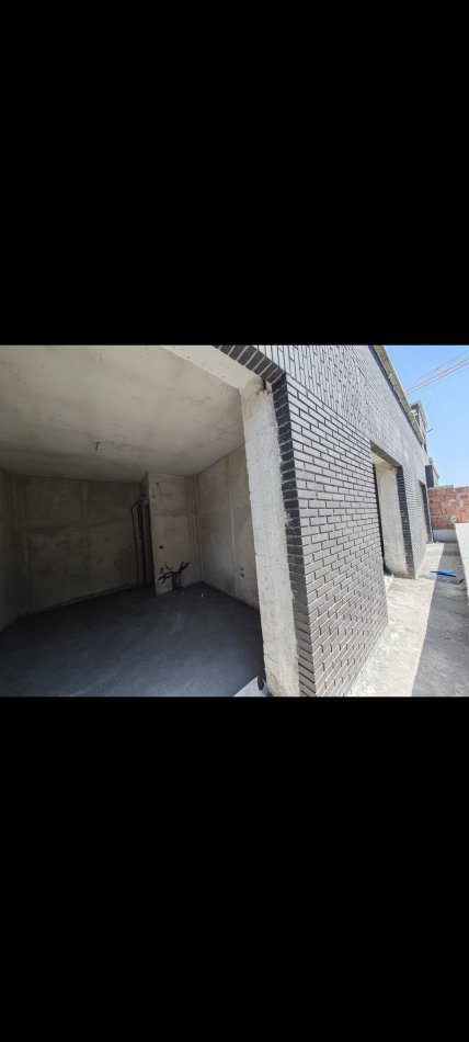 Tirane, shitet 2+1+Ballkon , 95 m² 155.000 € (Rruga Dafinave. Fusha e Aviacionit)